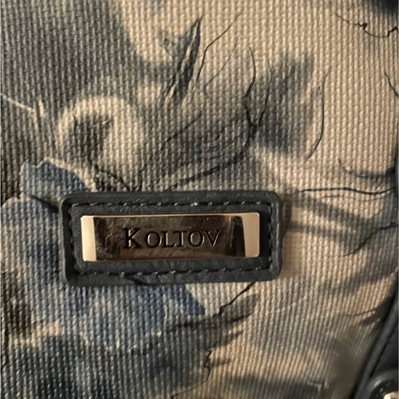 Chic Black and Gray Floral Shoulder Bag - Picture 2 of 5